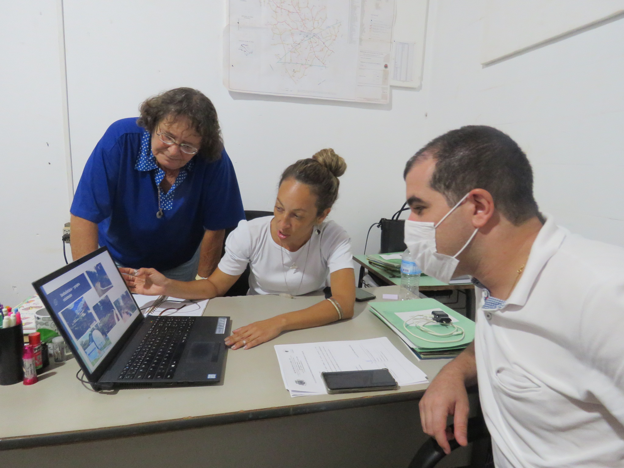 Em Guaíra: Vereador Renan Lopes conhece projetos da áreas de agricultura e meio ambiente do município