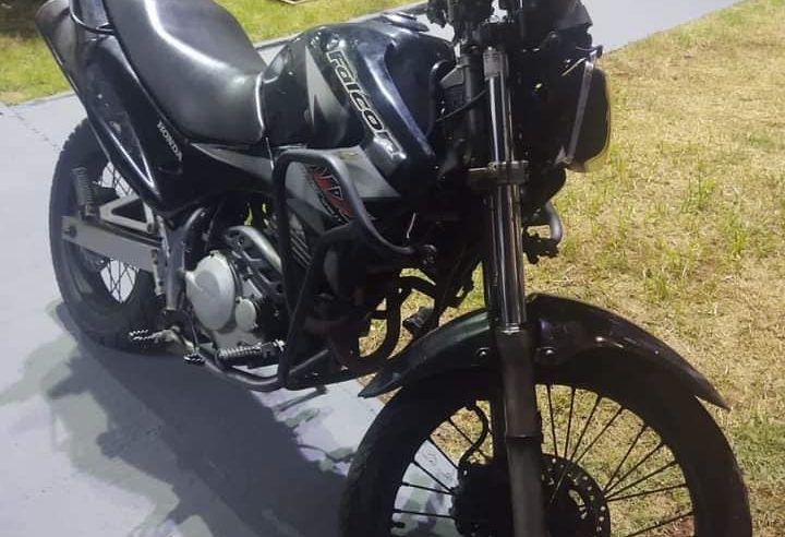 EM GUAÍRA: PM apreende drogas e recupera moto furtado em ação no Bairro João Vaccaro