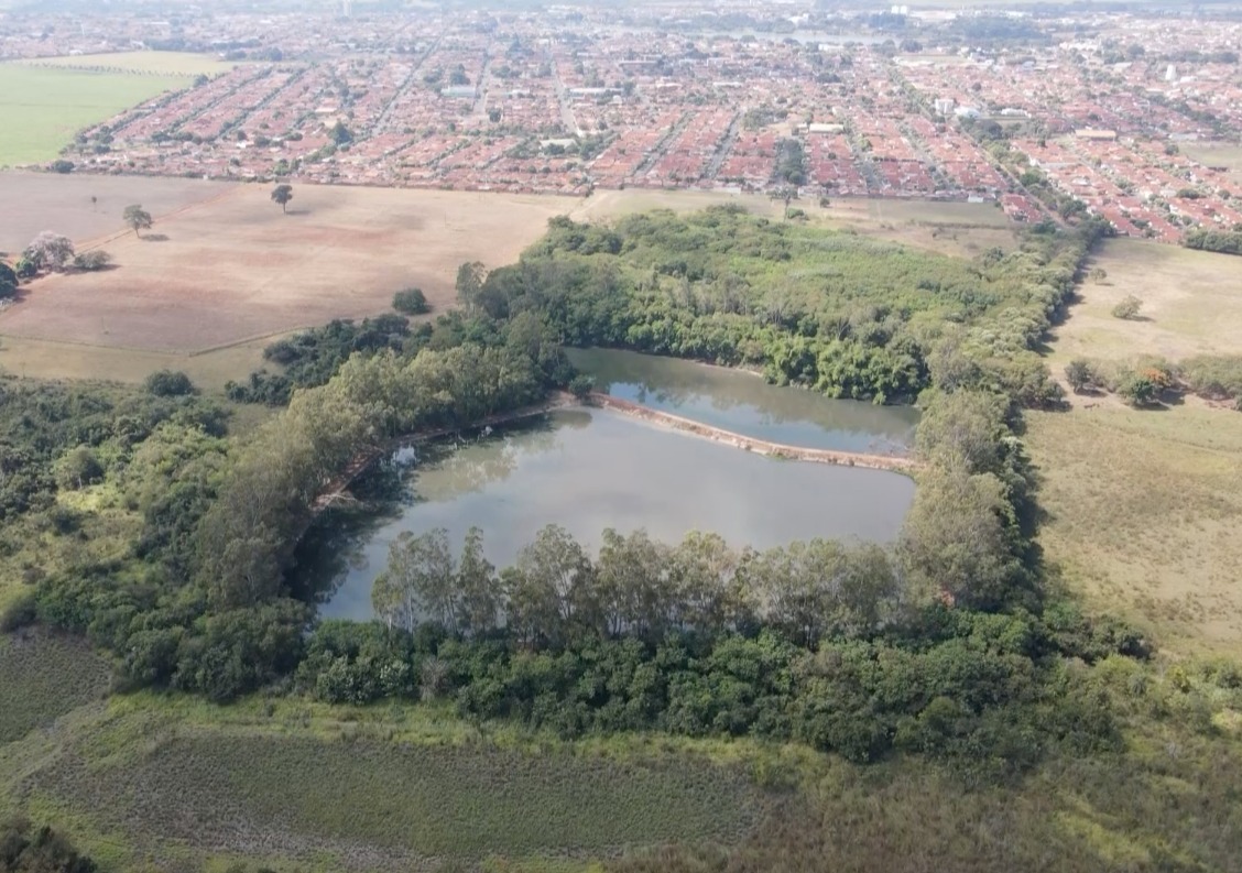 Em Guaíra: Carro de suspeito de furto na cidade é apreendido na Lagoa do Fogão. Construção de conjunto habitacional pode minimizar uso inadequado do local