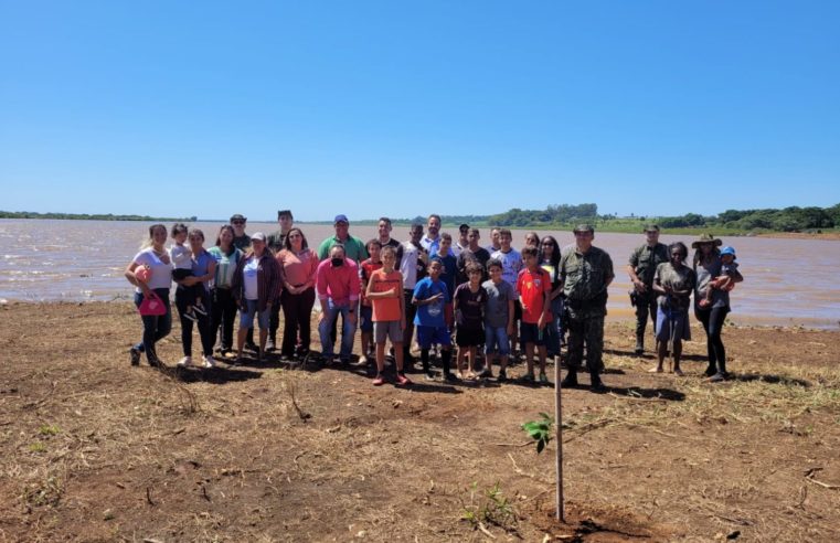 EM COLÔMBIA: 80 ÁRVORES PLANTADAS NAS MARGENS DO RIO GRANDE NO DIA MUNDIAL DA ÀGUA