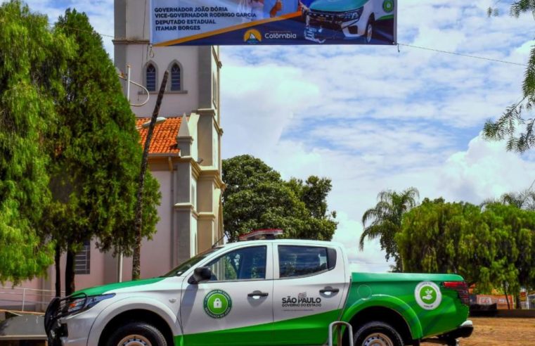 EM COLÔMBIA: MUNICÍPIO RECEBE VIATURA DO PROGRAMA SEGURANÇA NO CAMPO. GOVERNO, PRATICAMENTE, CEDEU VEÍCULOS PARA TODAS CIDADES DO ESTADO