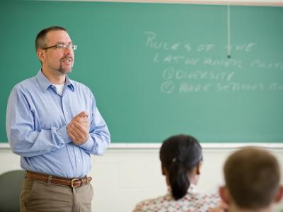 ATENÇÃO PROFESSORES: GOVERNADOR RODRIGO GARCIA AUTORIZA PAGAMENTO RETROATIVO DO PISO NACIONAL PARA PROFESSORES ESTADUAIS