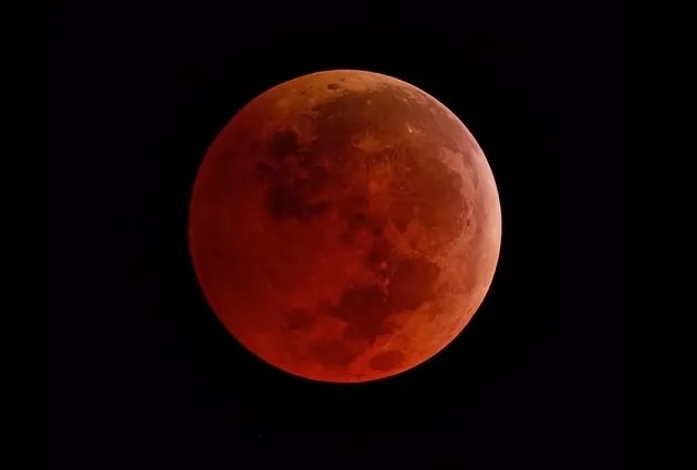 ECLIPSE TOTAL COM “LUA DE SANGUE” SERÁ VISTO NO BRASIL NO FIM DE SEMANA