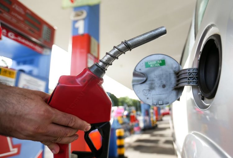 GASOLINA PODE FICAR 12% MAIS CARA COM NOVO REAJUSTE DA PETROBRAS