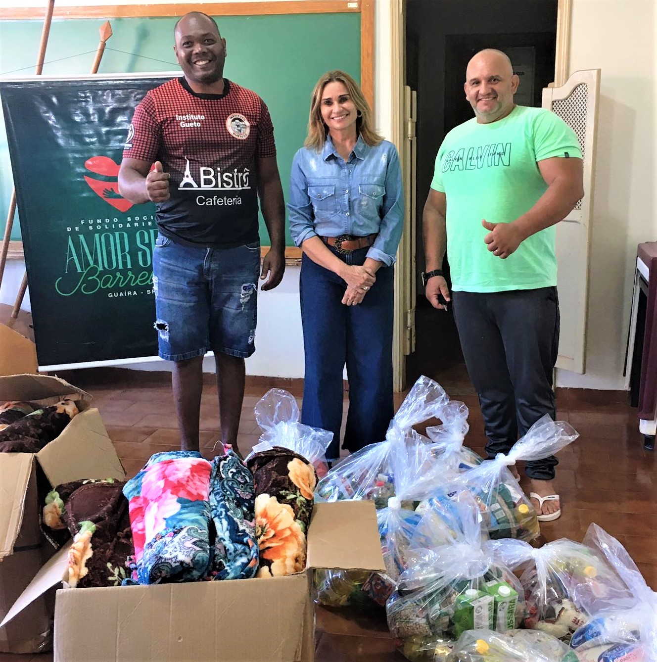 EM GUAÍRA: FUNDO SOCIAL DE SOLIDARIEDADE DOA COBERTORES E CESTAS BÁSICAS PARA INSTITUTO GUETO