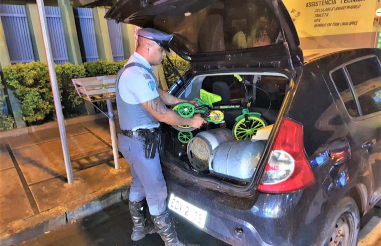 EM IPUÃ: POLÍCIAS MILITAR E RODOVIÁRIA PRENDEM LADRÕES E RECUPERAM CARRO E PRODUTOS FURTADO