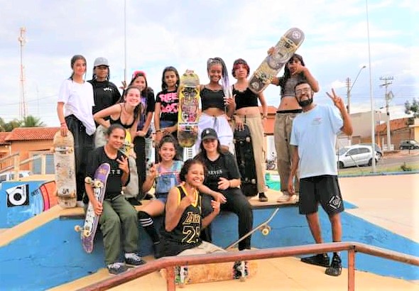 EM GUAÍRA: SKATISTAS GUAIRENSES MARCAM PRESENÇA EM CAMPEONATO DE VIRADOURO