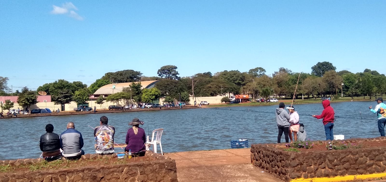 EM GUAÍRA: POUCO PÚBLICO, POUCO PEIXE E TEMPO FRIO PREJUDICAM O TORNEIO DE PESCA