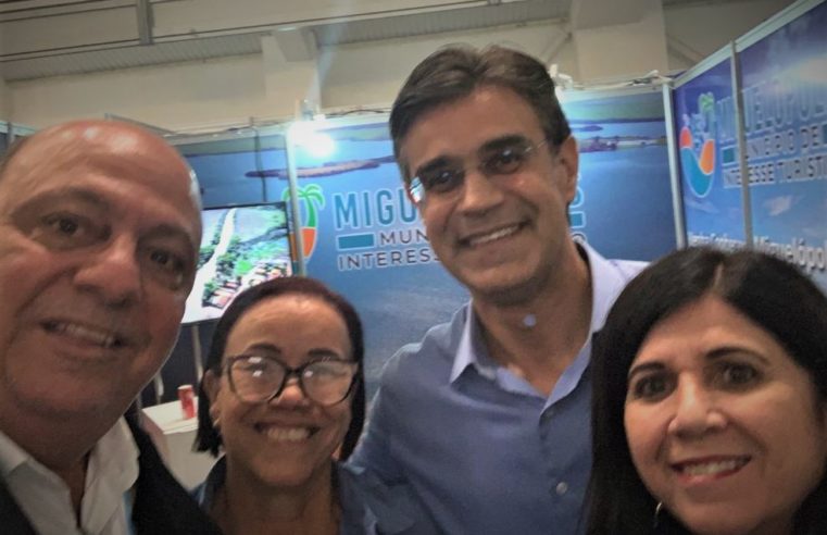 EM MIGUELÓPOLIS: MOSTRANDO SUA FORÇA. GOVERNADOR RODRIGO GARCIA PRESTIGIA STAND DO MUNICÍPIO EM EVENTO NO GUARUJÁ