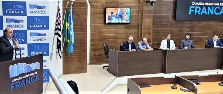 EM MIGUELÓPOLIS: DR. NAIM PARTICIPA, EM FRANCA, DE HOMENAGEM A MARCO VINHOLI. EX-SECRETÁRIO DE ESTADO RECEBEU O TÍTULO DE CIDADÃO FRANCANO