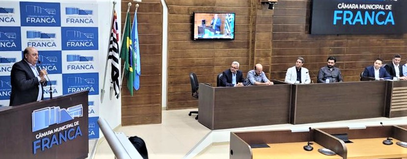 EM MIGUELÓPOLIS: DR. NAIM PARTICIPA, EM FRANCA, DE HOMENAGEM A MARCO VINHOLI. EX-SECRETÁRIO DE ESTADO RECEBEU O TÍTULO DE CIDADÃO FRANCANO