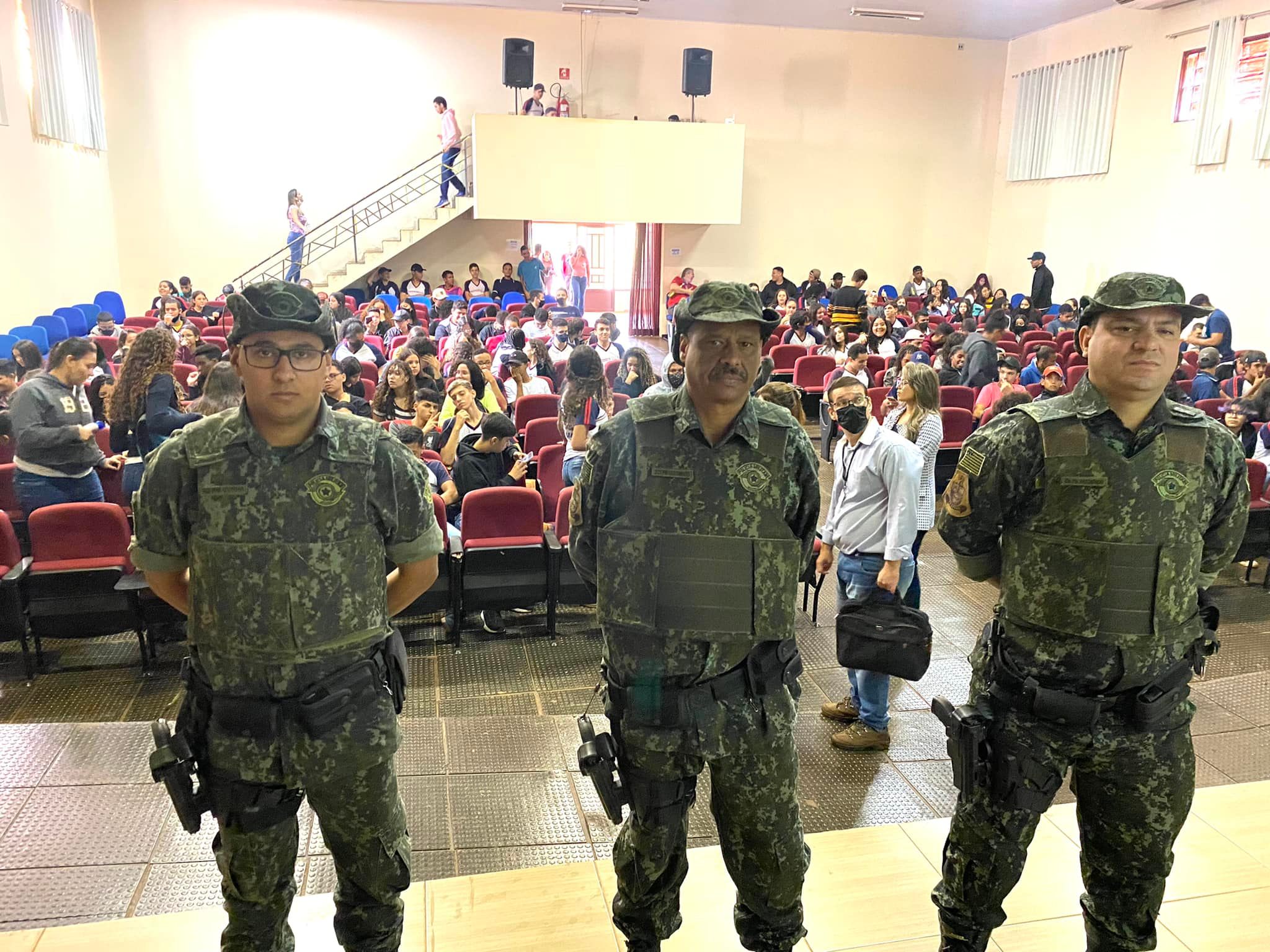 EM MIGUELÓPOLIS: NA SEMANA DO MEIO AMBIENTE ETEC RECEBE A POLÍCIA AMBIENTAL PARA PALESTRA