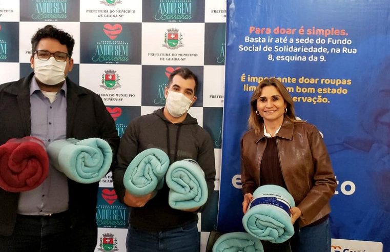 EM GUAÍRA: SOLIDARIEDADE: VEREADORES DOAM COBERTORES PARA CAMPANHA DO AGASALHO