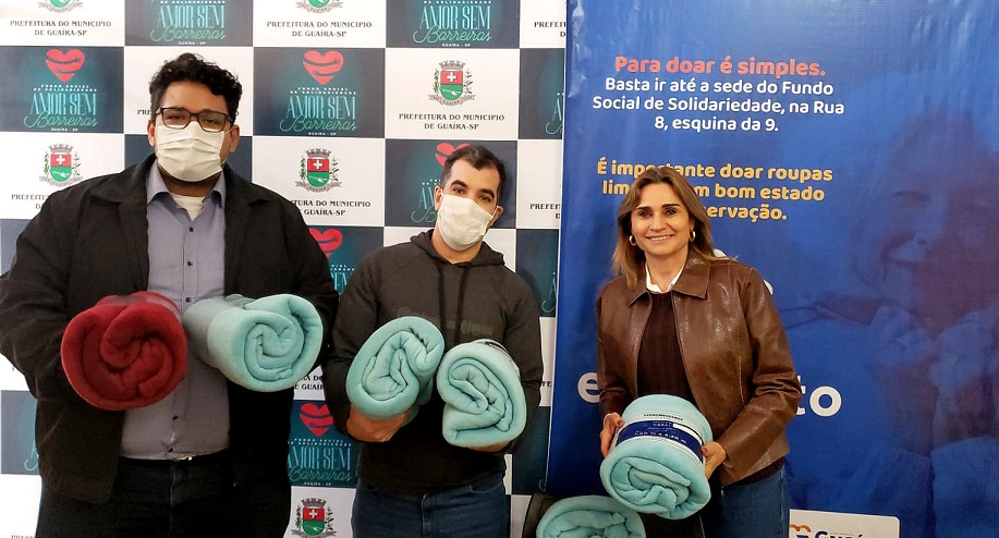 EM GUAÍRA: SOLIDARIEDADE: VEREADORES DOAM COBERTORES PARA CAMPANHA DO AGASALHO