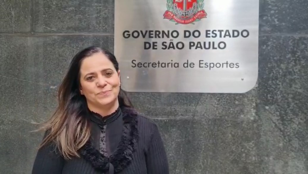 EM GUAÍRA: ELIANA MARACÁ LIDERA CARAVANA DE PREFEITOS À SECRETARIA DE ESPORTES DO ESTADO