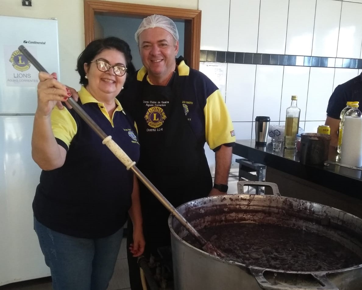 EM GUAÍRA: LIONS CLUBE REALIZOU FEIJOADA SOLIDÁRIA