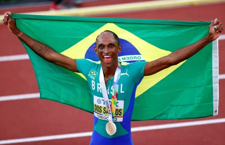 ALISON DOS SANTOS, DE SÃO JOAQUIM DA BARRA, É CAMPEÃO MUNDIAL DOS 400M COM BARREIRAS