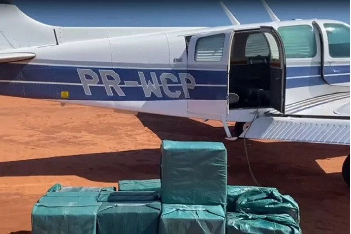 EM JALES: FORÇA AÉREA INTERCEPTA AVIÃO COM MAIS DE 600 KGS DE COCAÍNA