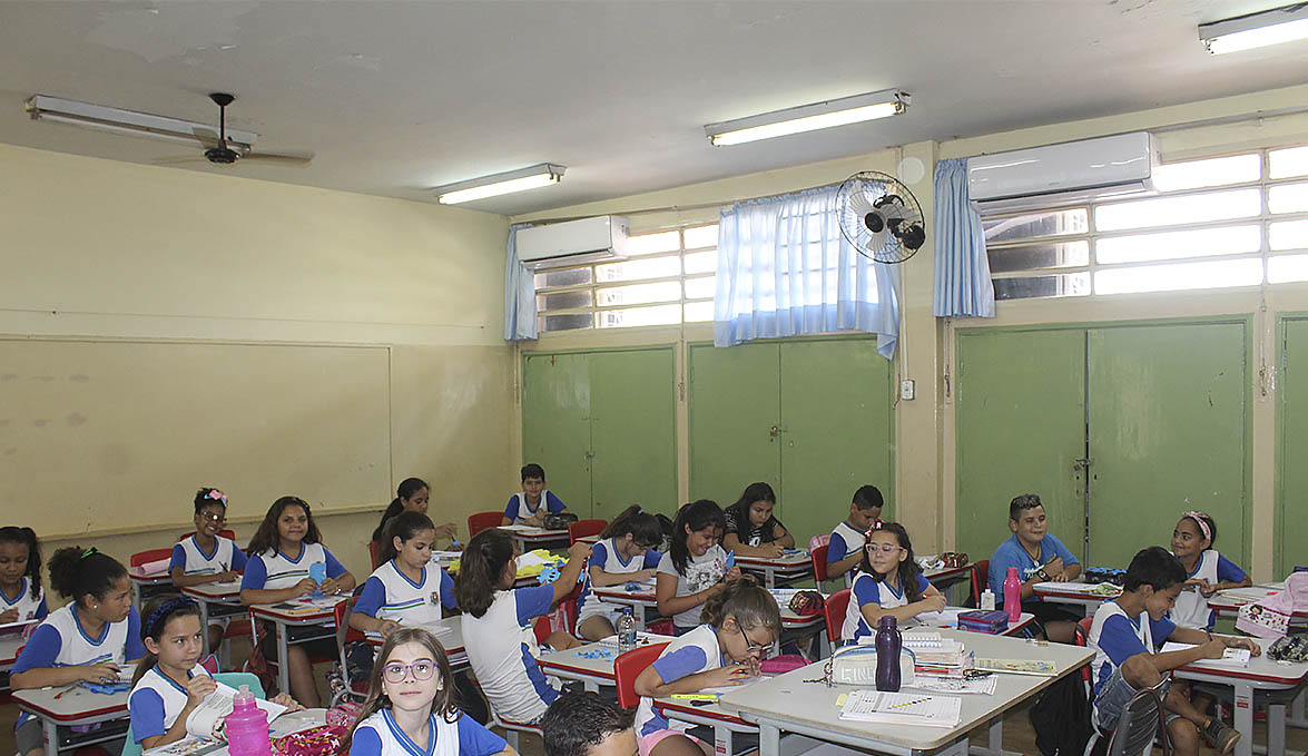 EM GUAÍRA: PREFEITURA DÁ SEQUENCIA A PROJETO DE CLIMATIZAÇÃO DAS SALAS DE AULAS DAS ESCOLAS MUNICIPAIS