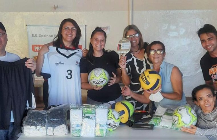 EM GUAÍRA: ELIANA MARACÁ ENTREGA KIT ESPORTIVO PARA ESCOLA ZEZINHO PORTUGAL