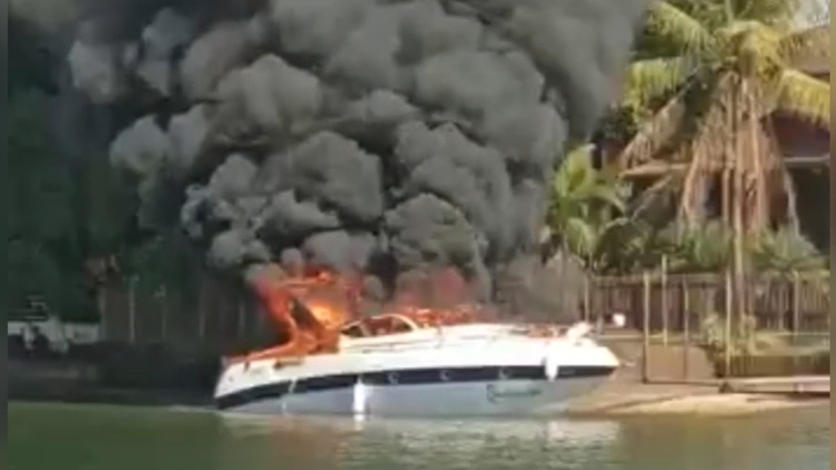 EM RIFAINA: LANCHA EXPLODE E PEGA FOGO EM MARINA NO RIO GRANDE. (VÍDEO)