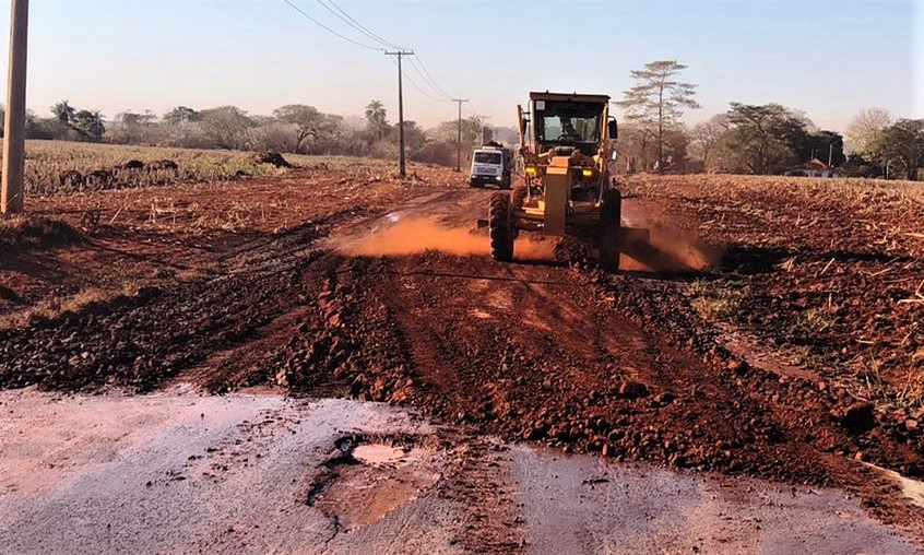 EM GUAÍRA: GOVERNO DO ESTADO ESTÁ RECUPERANDO TRECHO DA ESTRADA DO GUARITÁ