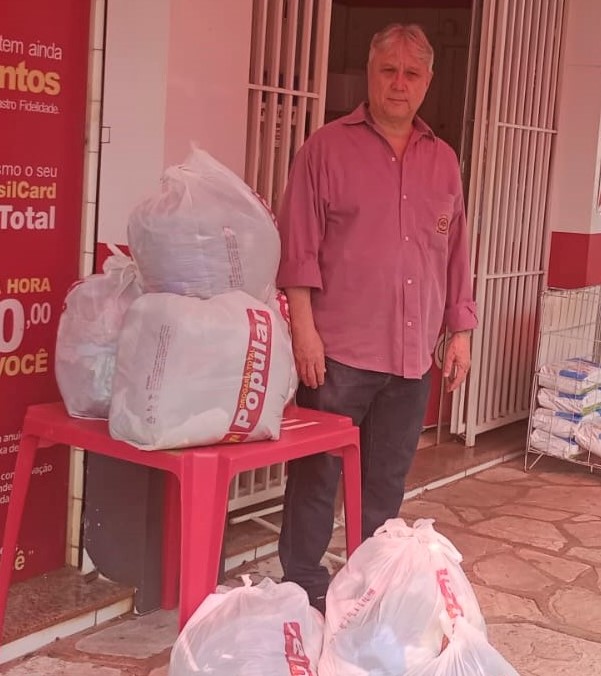 EM GUAÍRA: JORGE UATANABI COMEMORA SUCESSO DA CAMPANHA DE ARRECADAÇÃO DE ROUPAS USADAS