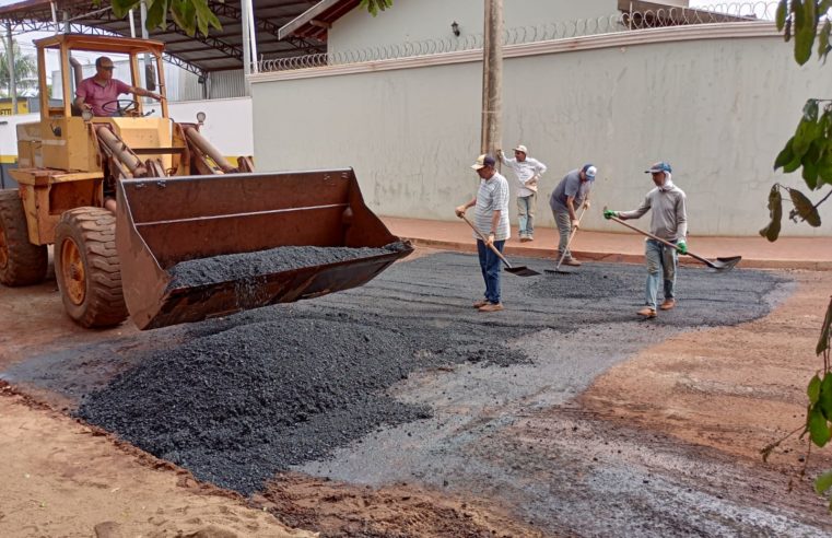 EM GUAÍRA: COM ASFALTO DETERIORADO EM ALGUNS PONTOS, PREFEITURA REALIZA TAPA BURACOS EM VIAS DA CIDADE