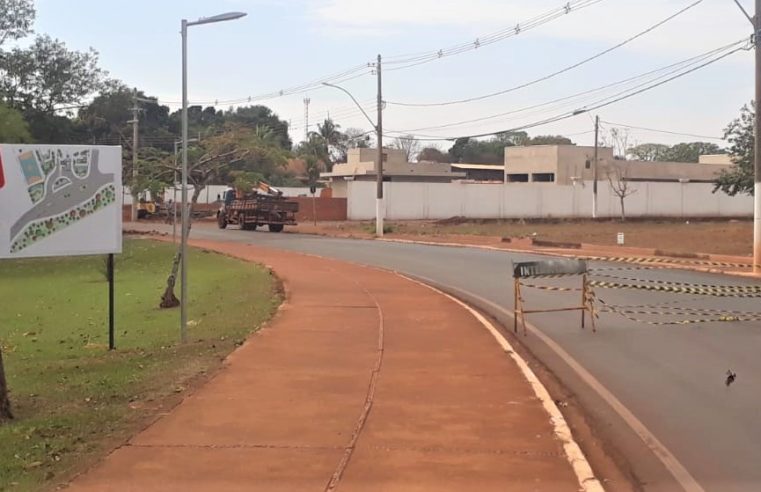 EM GUAÍRA: OBRA PARTICULAR INTEDITA TRÂNSITO NO PARQUE MARACÁ