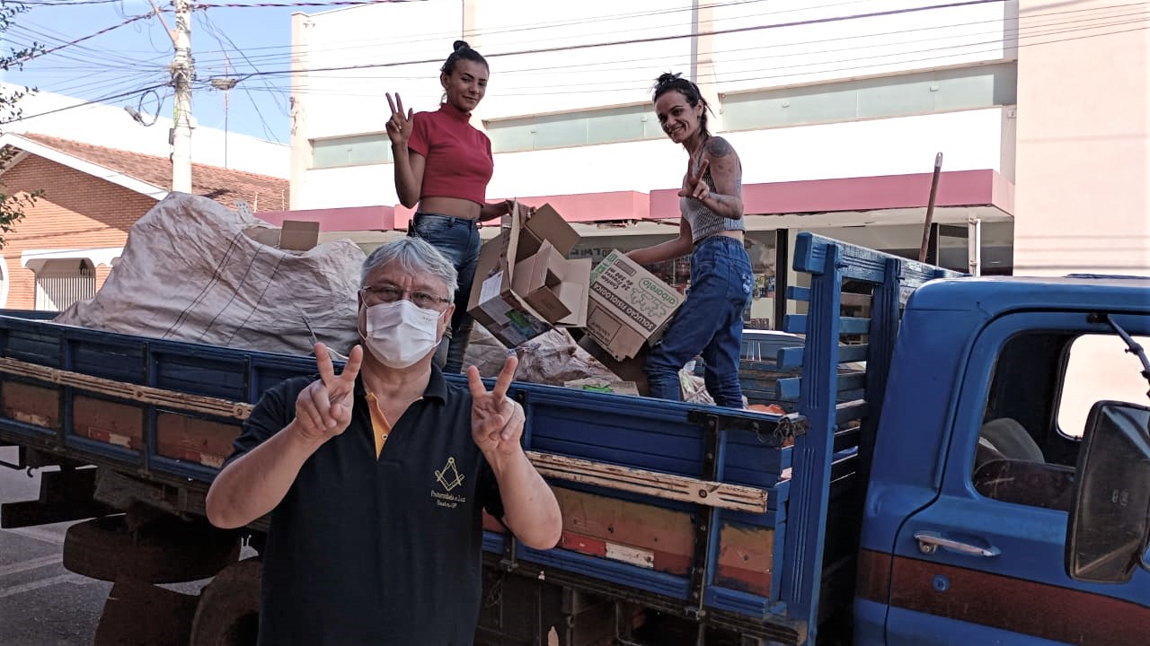 EM GUAÍRA: EMPRESÁRIO JORGE UATANABI REGISTRA APOIO A PROGRAMA DE RECICLAGEM DO INSTITUTO GUETO