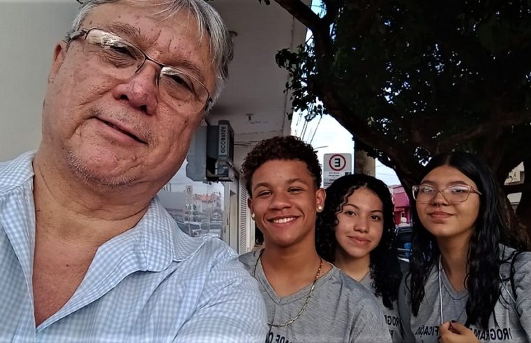 EM GUAÍRA: JOVENS DA SOGUBE PARTICIPAM DE CURSO DE ATENDIMENTO AO CLIENTE NA FARMÁCIA DO JORGE