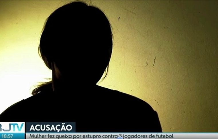 MULHER QUE ACUSA JOGADORES DO BOTAFOGO DE RIBEIRÃO PRETO DE ESTUPRO, DETALHA AGRESSÕES