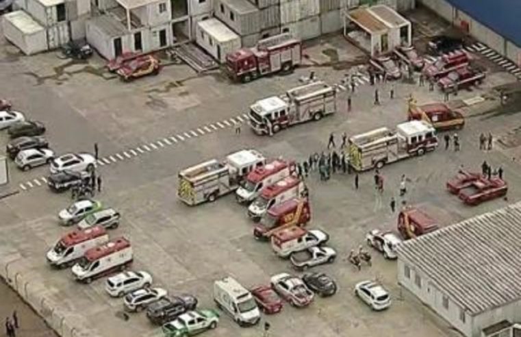 DESABAMENTO EM ITAPECERICA DA SERRA (SP) PROVOCA 9 MORTES EM ATO POLÍTICO