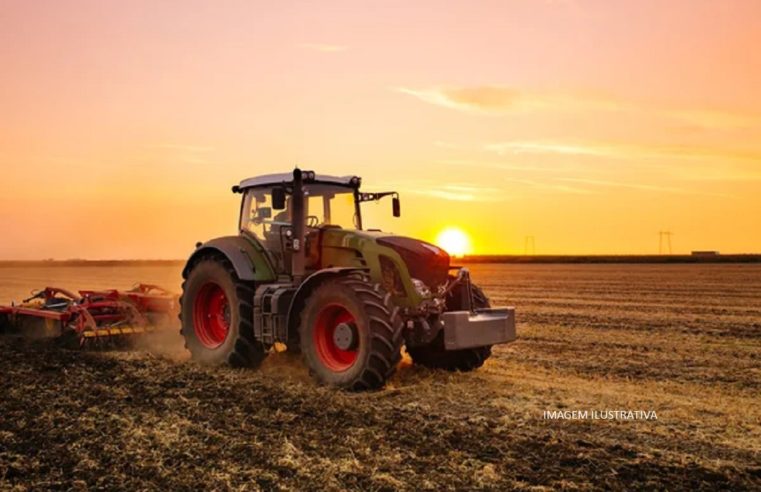 HOMEM SE FERE EM MÁQUINÁRIO AGRÍCOLA EM MIGUELÓPOLIS