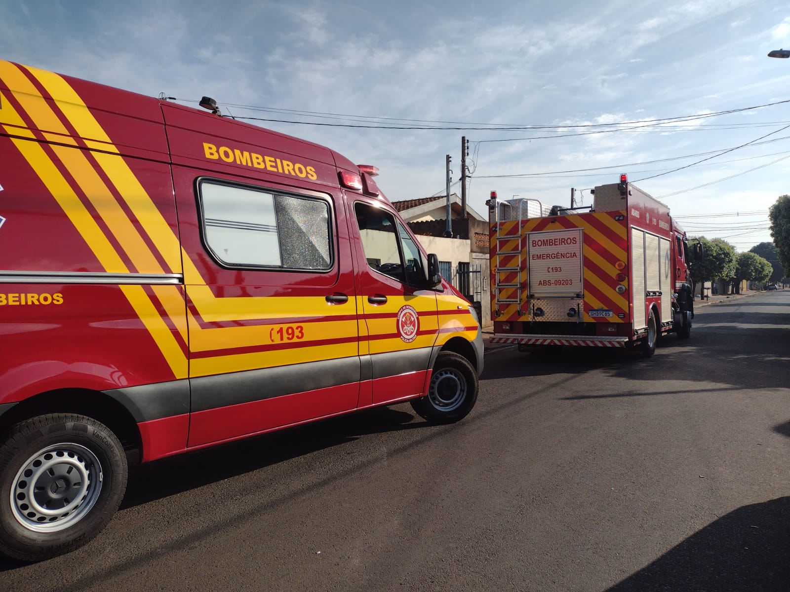 INCÊNDIO DESTRÓI CASA EM BARRETOS