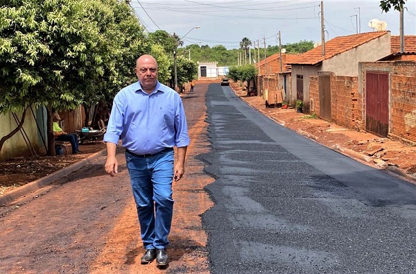 DR. NAIM ENTREGA OBRAS DE INFRAESTRUTURA DO BAIRRO OLEGÁRIO EM MIGUELOPOLIS