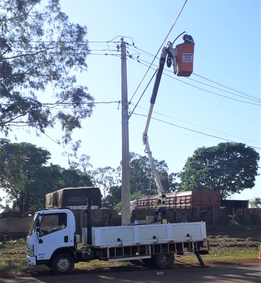 INICIADO NA GESTÃO EDVALDO MORAIS, PREFEITURA INSTALA LUMINÁRIAS NO ANEL VIÁRIO JULIO RUBIM