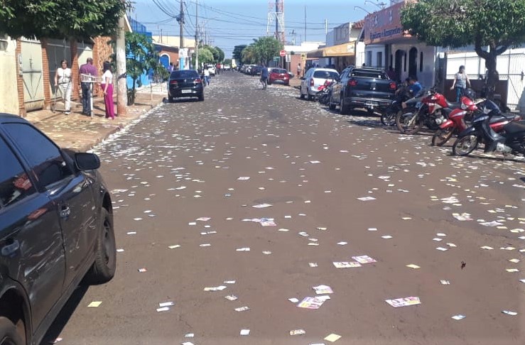 ELEIÇÕES CALMAS EM GUAÍRA, MAS SUJEIRA REVOLTA A POPULAÇÃO