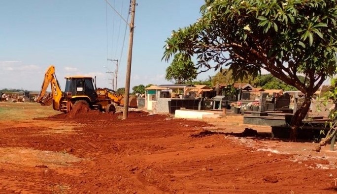 PREFEITURA DE GUAÍRA INICIA PROJETO DE INSTALAÇÃO DE ILUMINAÇÃO NA ÁREA EXTERNA DO CEMITÉRIO MUNICIPAL