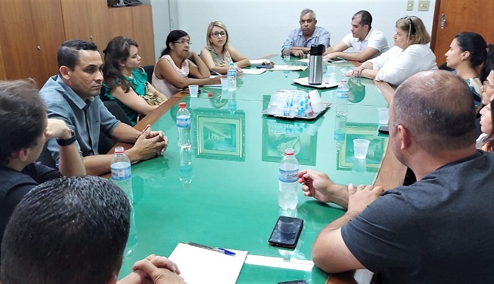 “NOSSO SONHO, NOSSO LAR”: VEREADORES PARTICIPAM DE REUNIÃO COM A ASSISTÊNCIA SOCIAL SOBRE OS CRITÉRIOS DO PROGRAMA HABITACIONAL