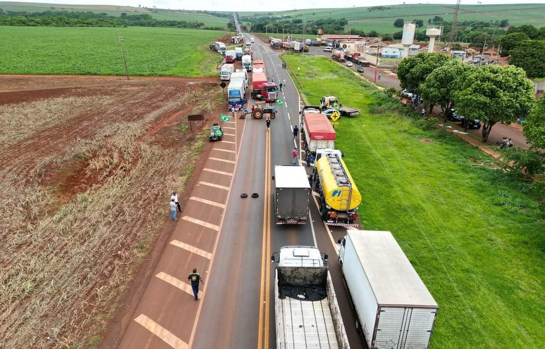 ATENÇÃO: RODOVIA FÁBIO TALARICO SENTIDO FRANCA ESTÁ INTERDITADA PRÓXIMO A CAPELINHA