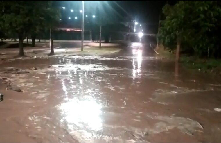 CHUVAS CAUSAM ESTRAGOS EM BARRETOS