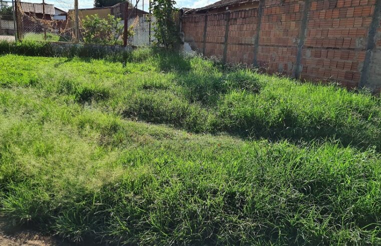 MORADORES COBRAM MANUTENÇÃO E ZELADORIA NA QUADRA DO BAIRRO CECAP, EM GUAIRA