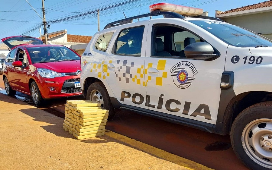 POLÍCIA RODOVIÁRIA INTERCEPTA CARGA DE DROGAS QUE IRIA PARA MIGUELÓPOLIS. TRAFICANTES FORAM PRESOS