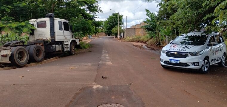 CAMINHÃO ROUBADO EM JOSÉ BONIFÁCIO É LOCALIZADO EM COLÔMBIA (SP)