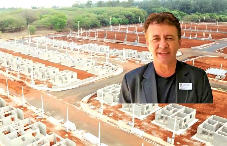 EDVALDO MORAIS COMEMORA CHAMADA PARA HABILITAÇÃO DE FUTUROS MUTUÁRIOS DE NOVO CONJUNTO HABITACIONAL DE GUAÍRA