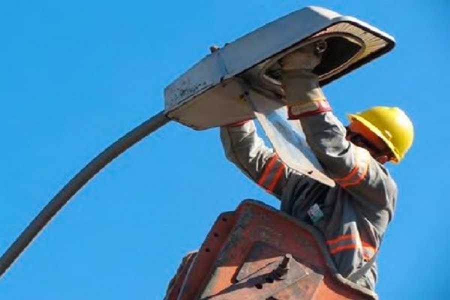 POPULAÇÃO GUAIRENSE COBRA RETOMADA DO PROJETO DE SUBSTITUIÇÃO DA ILUMINAÇÃO POR LED