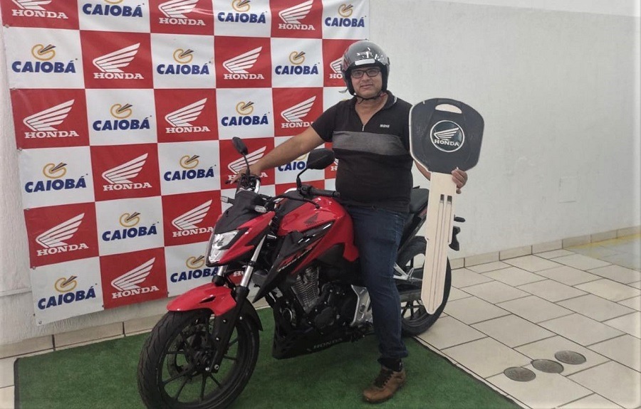 REALIZANDO SONHOS. ROGÉRIO ARQUIMAN NA CAIOBÁ GUAÍRA COM SUA CB 300F TWISTER COM ABS, O KM. OBRIGADA PELA CONFIANÇA. VOCÊ TAMBÉM PODE TER A SUA SUA. FALE COM A ANDRÉIA!!!