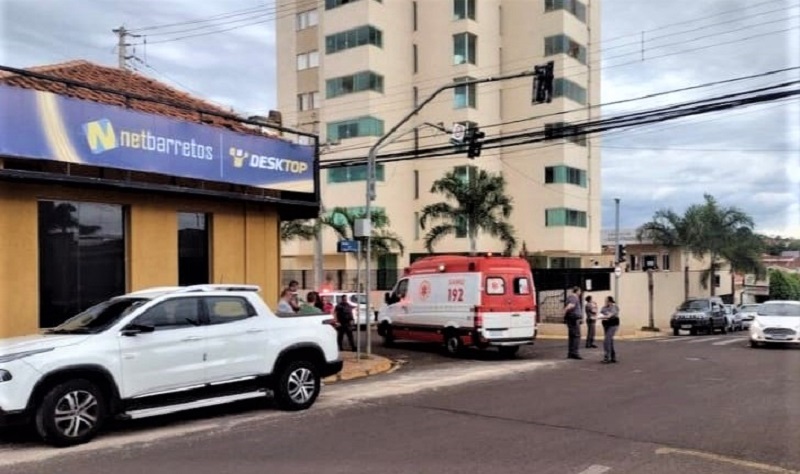 HOMEM MORRE EM COLISÃO ENTRE MOTO E CAMIONETE, EM BARRETOS