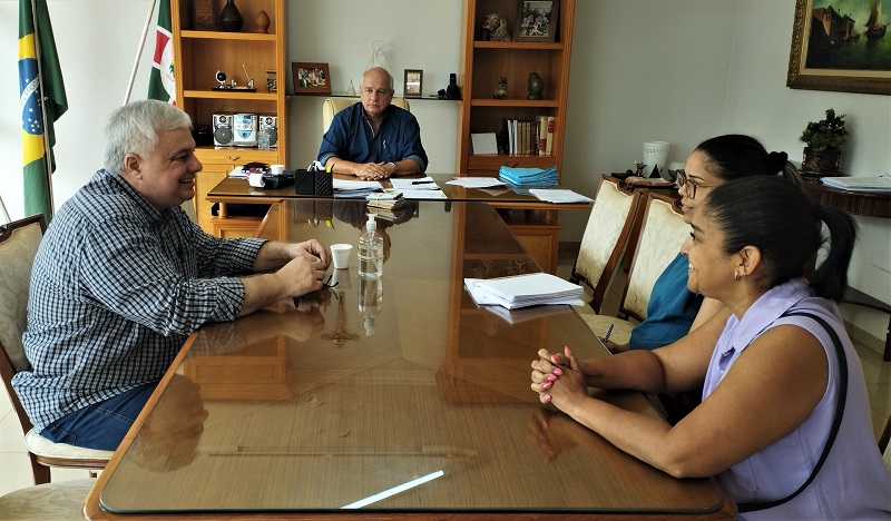 APÓS MUITAS RECLAMAÇÕES, NOVO CIRURGIÃO GERAL PASSA A ATENDER EM GUAÍRA